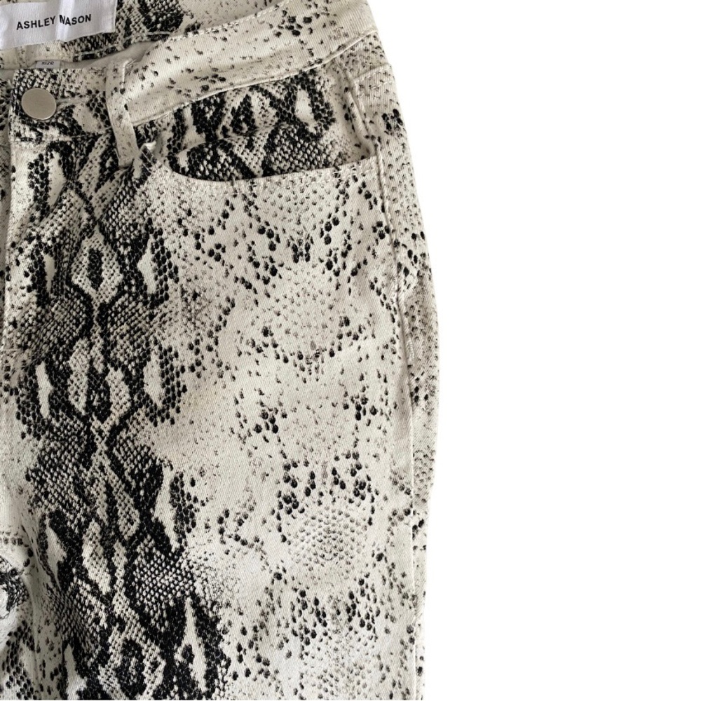 Ashley Mason Snake Print Flared Cropped Size 5 - Picture 6 of 9